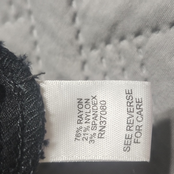 Capris - Picture 3 of 3